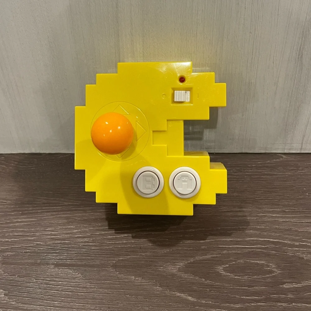 Pac-Man Connect and Play - 12 Classic Games